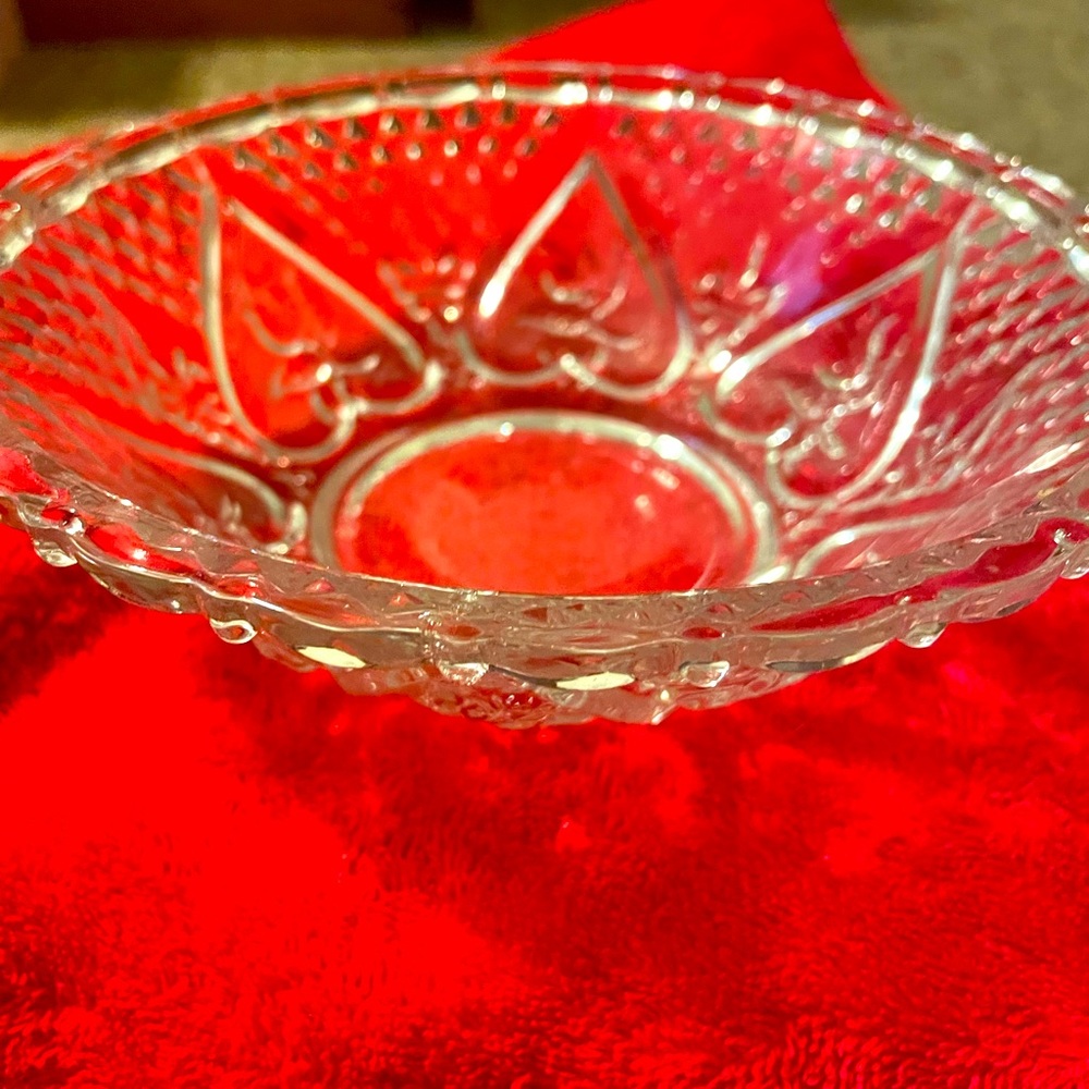 Vintage KIG Glass  Heart Roses Fleur de Lis bowl